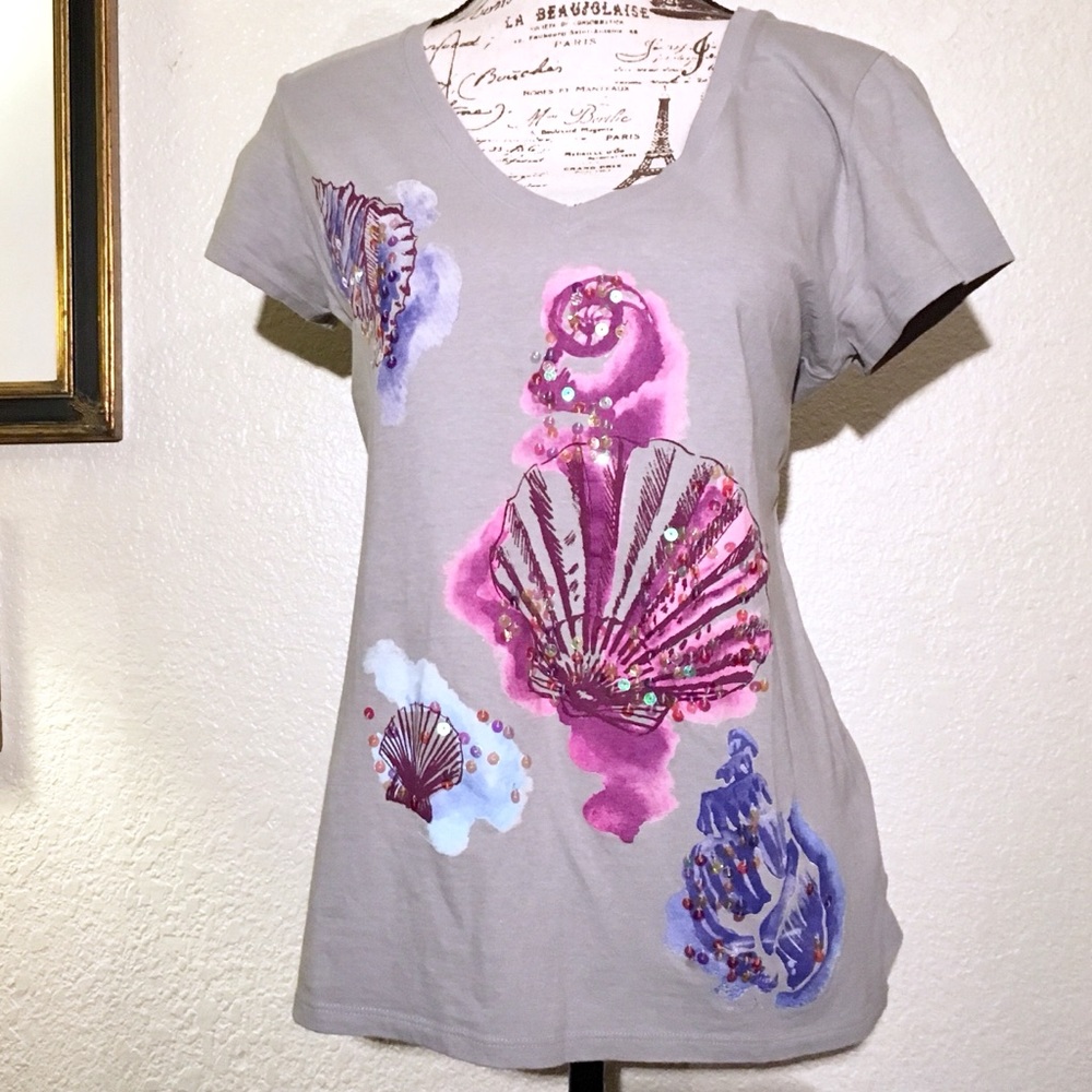 SOLD ❤️- Seashells Top